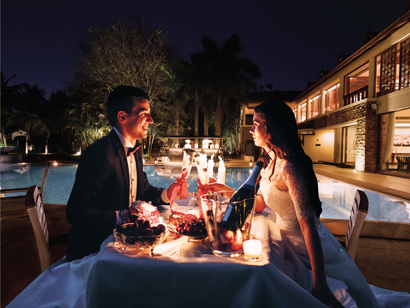 Poolside Dining